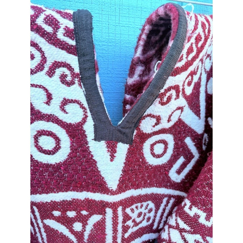 One Size Poncho Burgundy Red With White Hand Made In‎ México Aztec Calendar - Picture 5 of 11